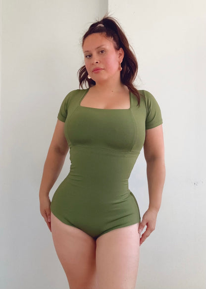 BODY MODELADOR ESCOTE CUADRADO MANGA CORTA