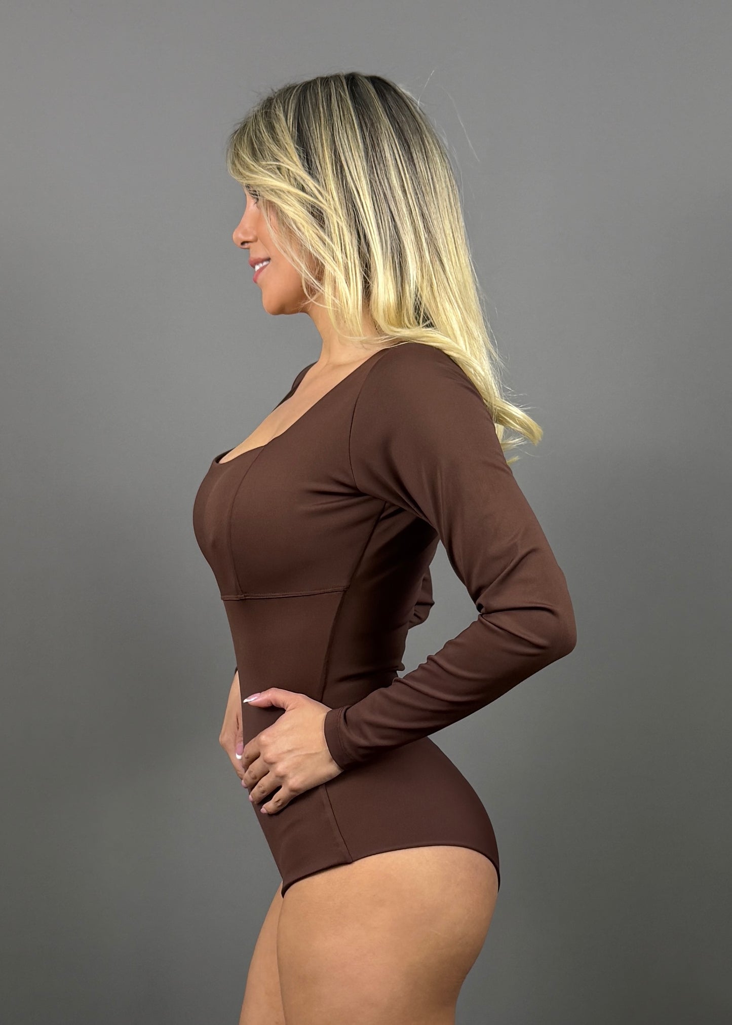 BODY MODELADOR ESCOTE CUADRADO MANGA LARGA
